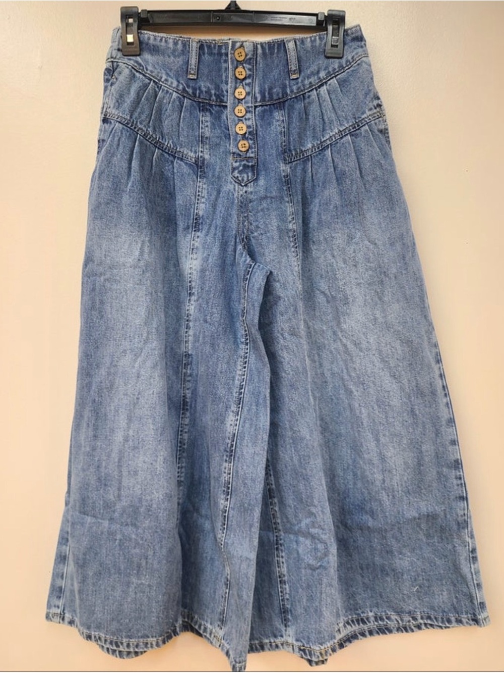 EE:SOME High-Waist Light Wash Wide-Leg Women’s Jeans